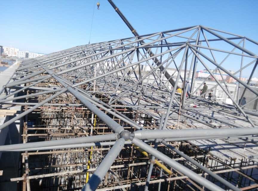 五常商贸城屋顶网架工程