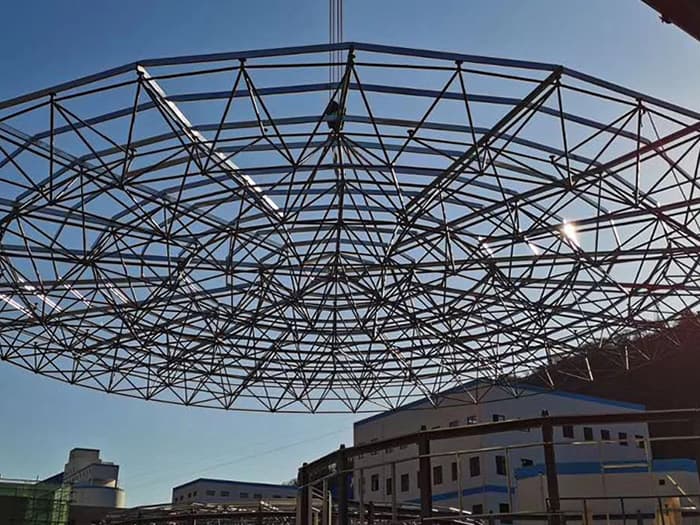 五常螺栓球网架工程施工现场