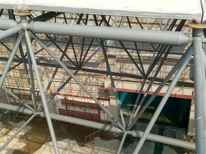 五常四小体育馆网架